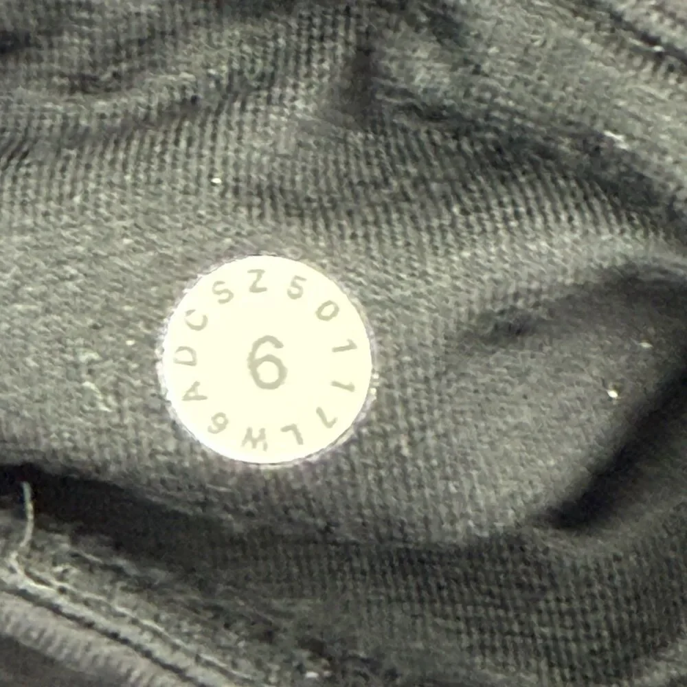 Lululemon Swiss Dot Cropped Leggings Women Size 6 Black Yoga Lace Mesh Sides